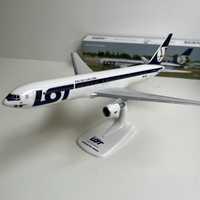 Model samolotu Boeing B767-300ER LOT