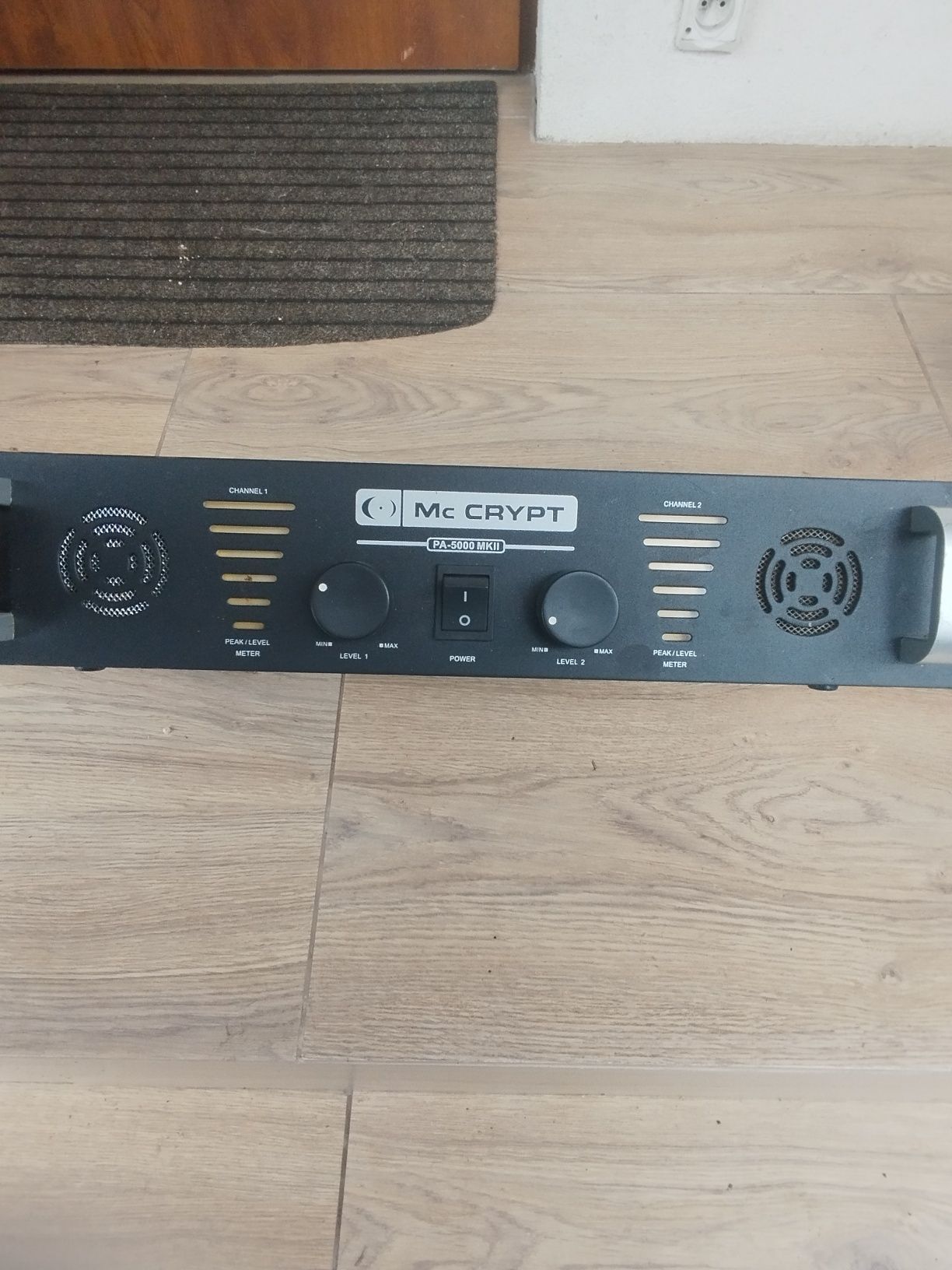 D-J zestaw dwa razy CD player,mikser i końcówka mocy