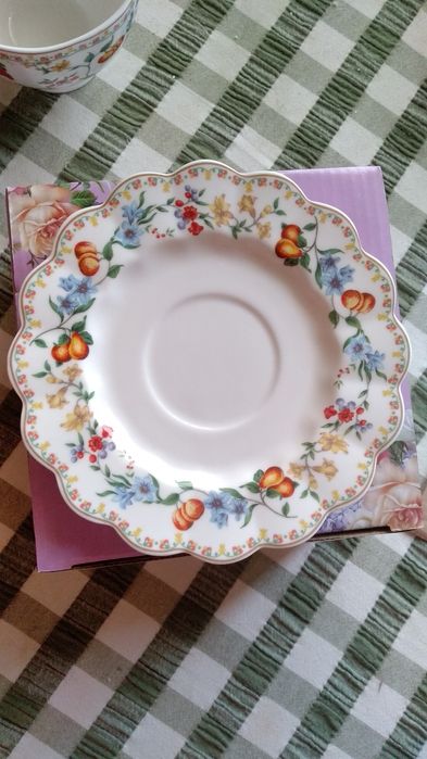 Чайный набор Lefard: чашка с блюдцем.