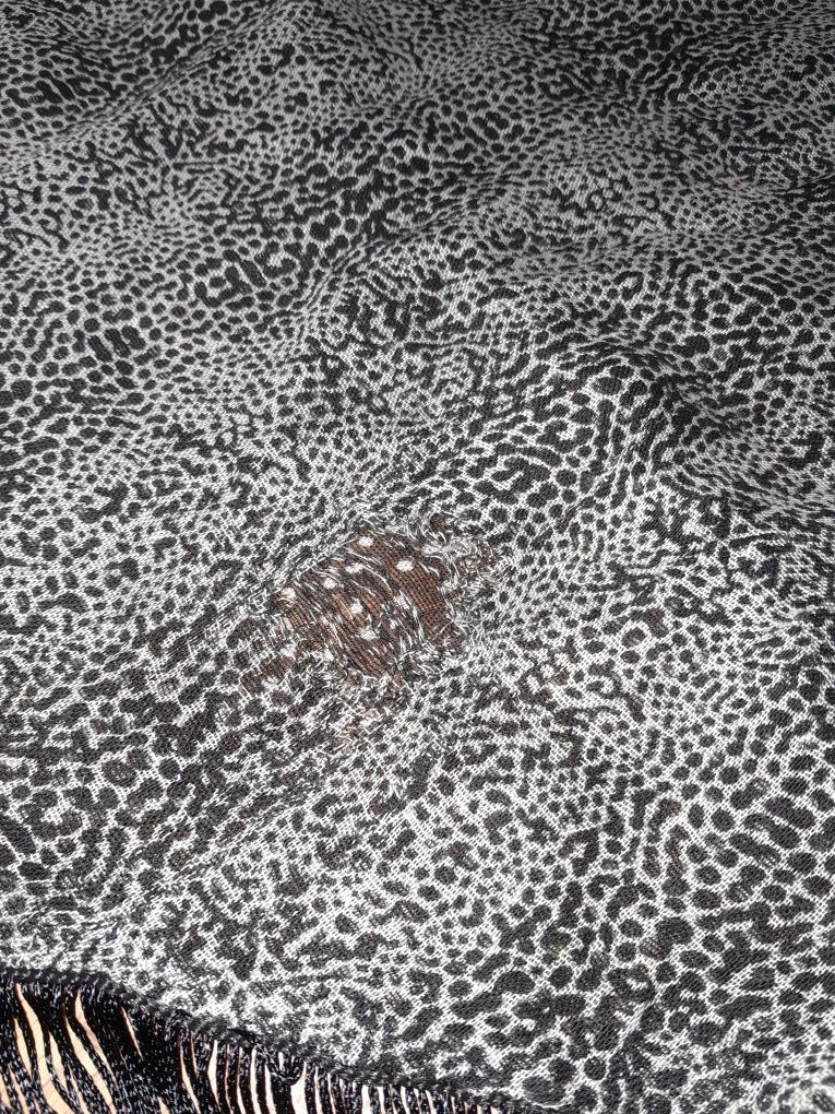 Chusta z frędzlami ZARA