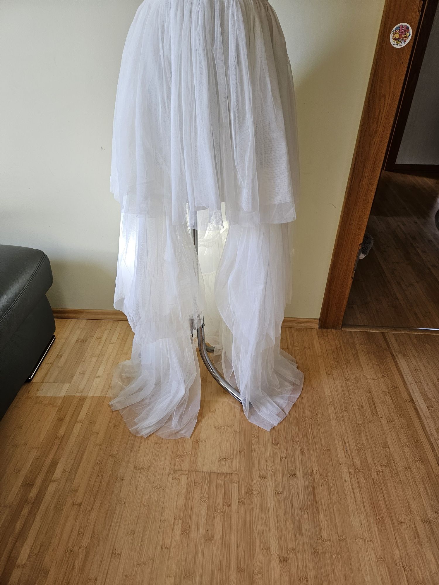 Biała tiulowa sukienka maxi Lace&Beads