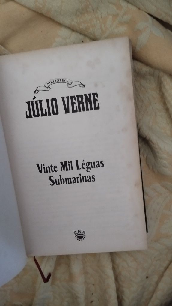 Júlio Verne - Vinte Mil Léguas Submarinas