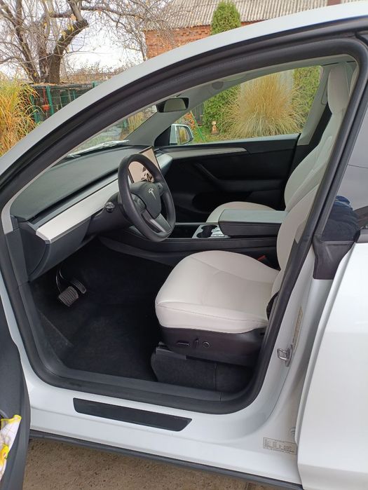 Продам tesla y long range2023