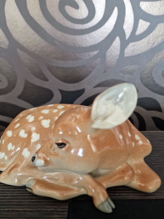 Figurka z porcelany sarna, sarenka Łomonosow