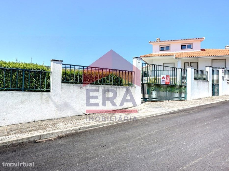 Moradia T4 Isolada com Piscina