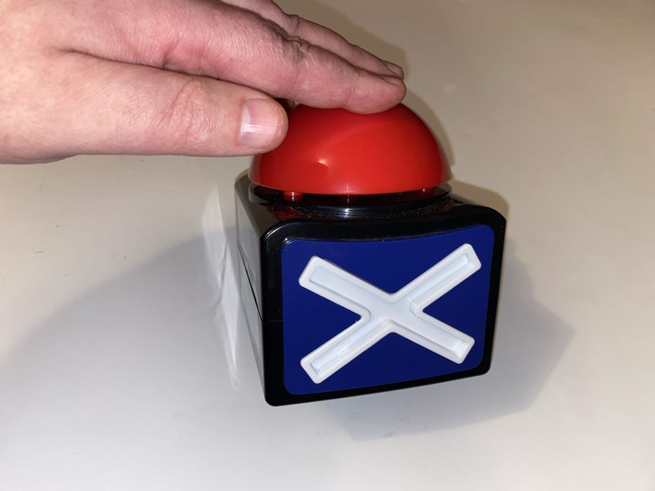 Кнопка X-фактор, Голос краіни, реквізит, розваги