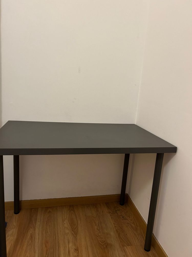 Mesa de escritório cinza IKEA