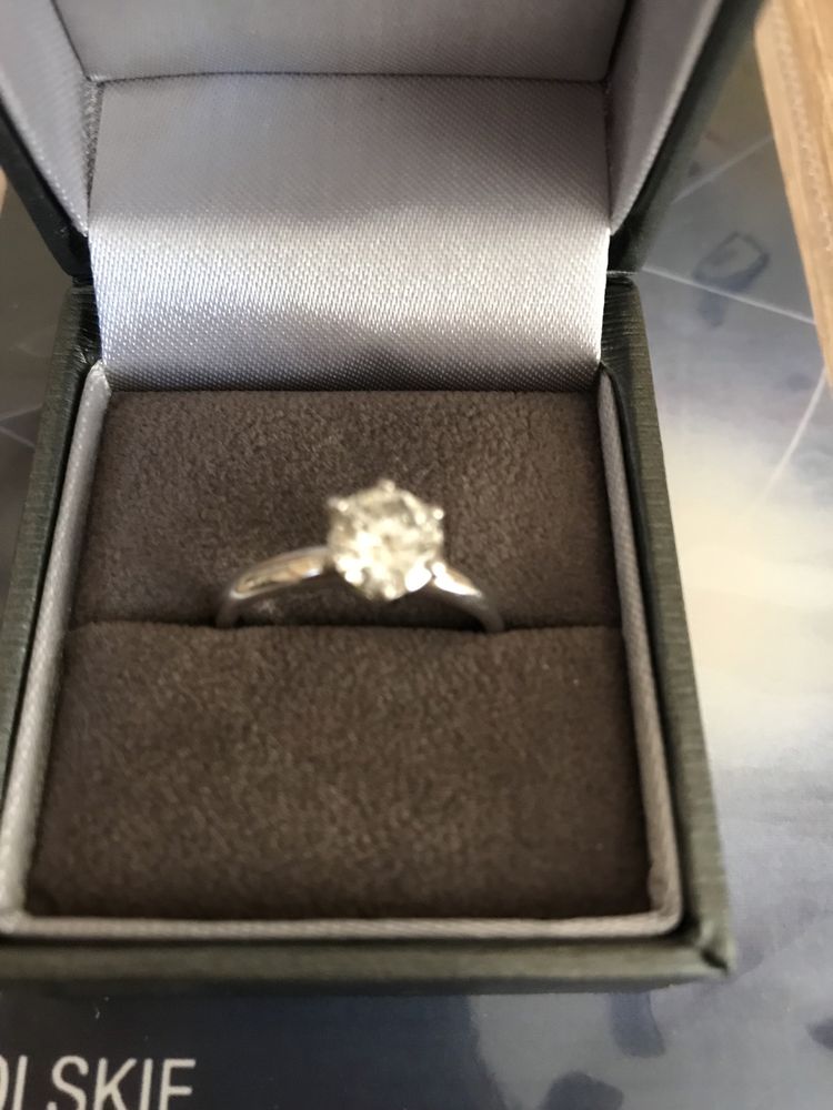 Nowy pierścionek zaręczynowy brylant białe złoto 50 % ceny !