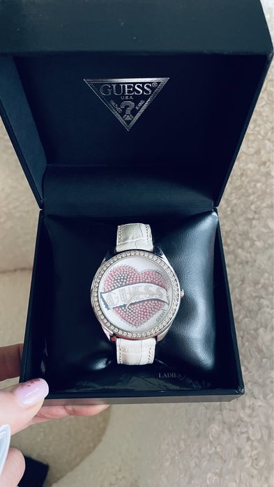 Новий годинник GUESS в фірмовому футлярі під шкіру рептиліі