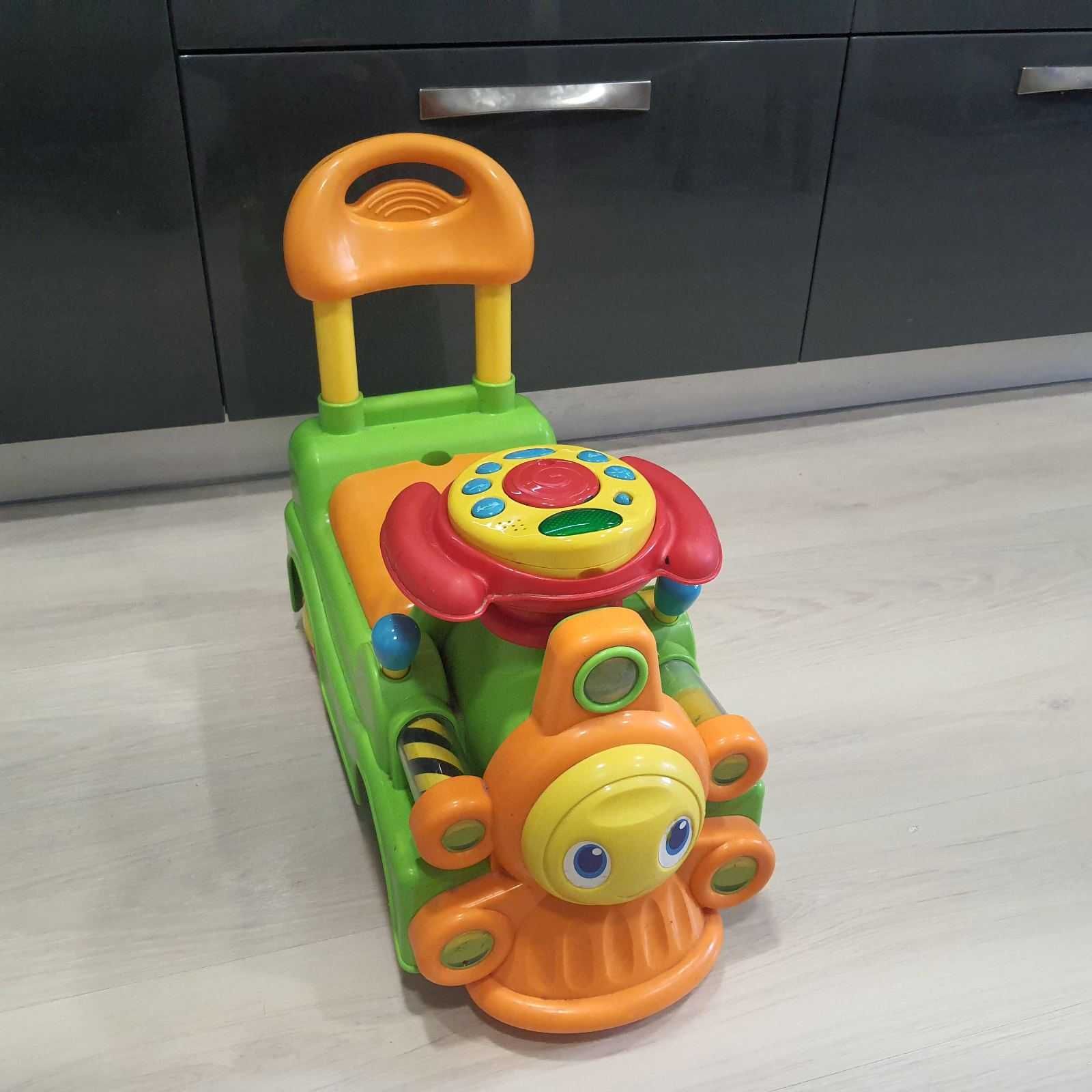 Іграшкова машинка-толокар Chicco