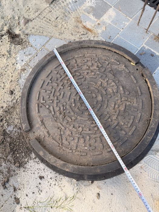 Люк каналізаційний + бетонне перехідне кільце