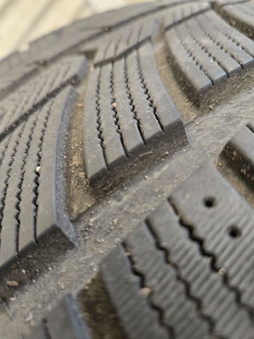 Продам диски в комплекті з зимовою  гумою на X5  G05, G06