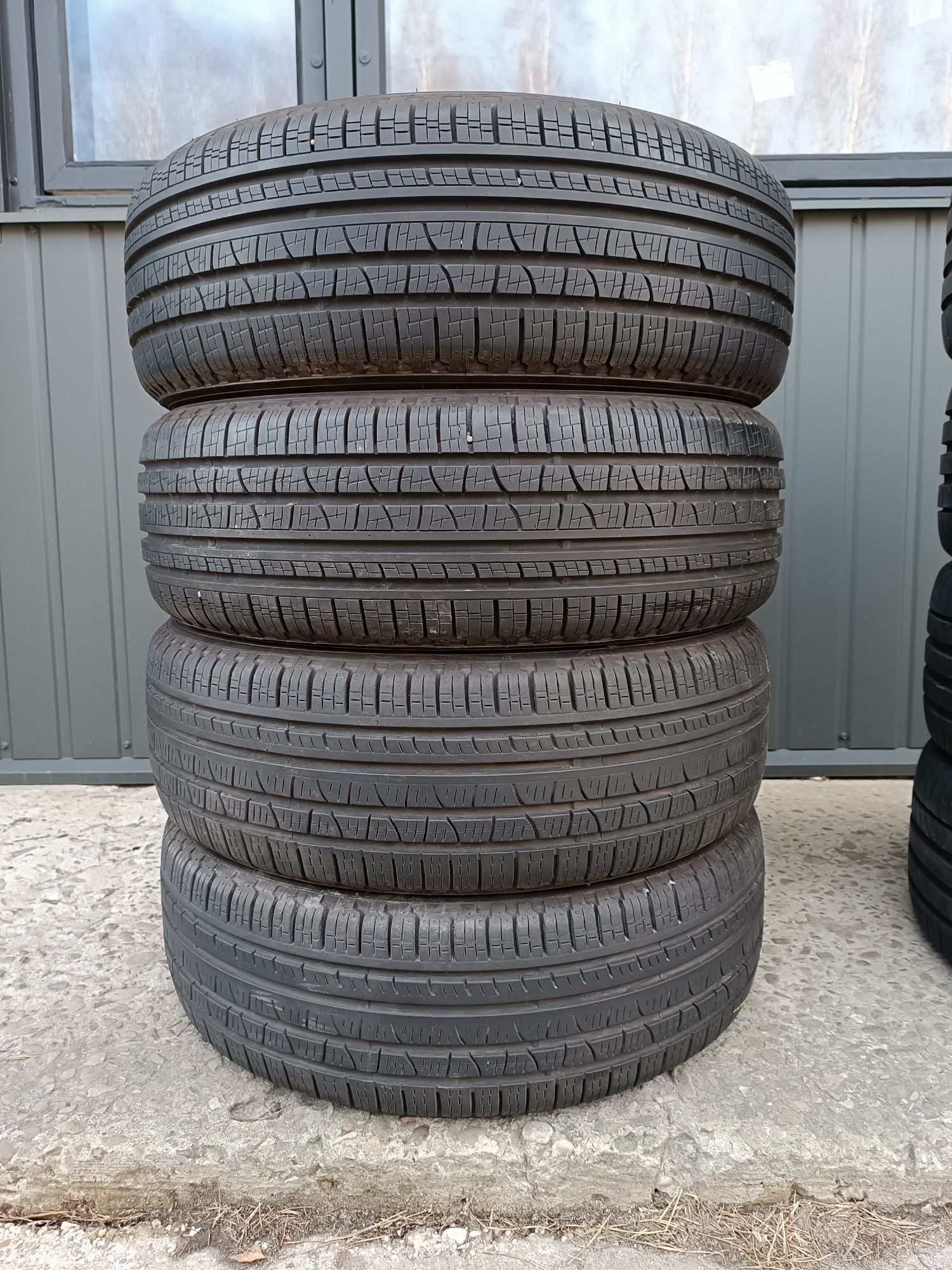 Всесезонні шини 215/65/17 Pirelli Scorpion Werde All season