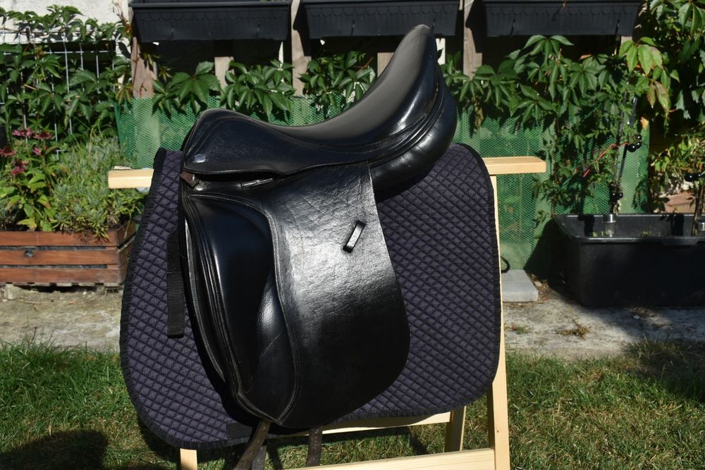 Siodło ujeżdżeniowe Harry Dabbs Jaguar 17,5"