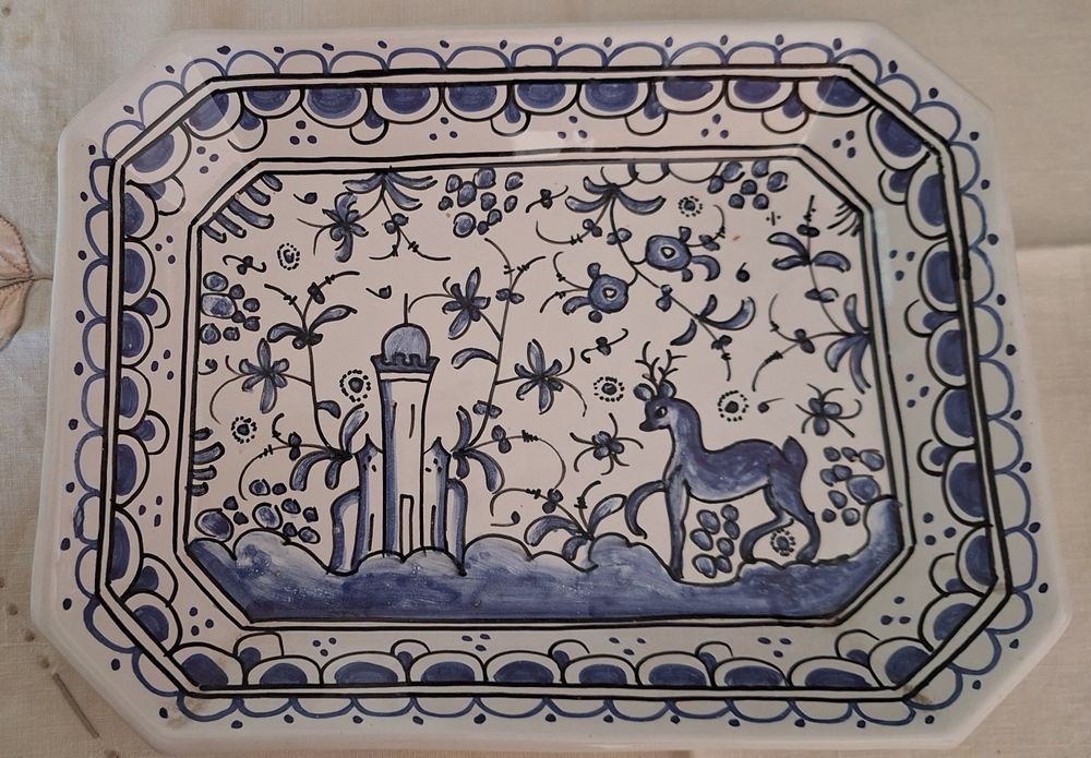 Travessa de faiança de Coimbra pintado à mão, cor azul, sec XVII