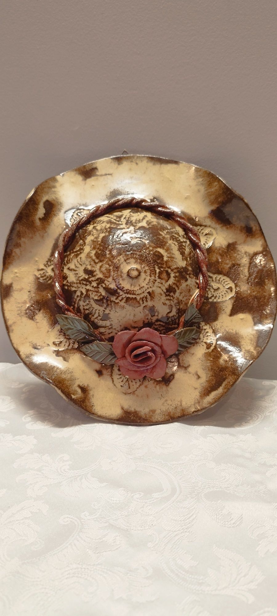 Ceramiczny kapelusz, zawieszka, ozdoba