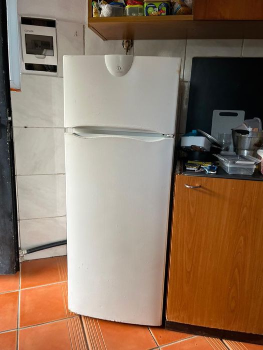 Vendo frigorífico em ótimo funcionamento