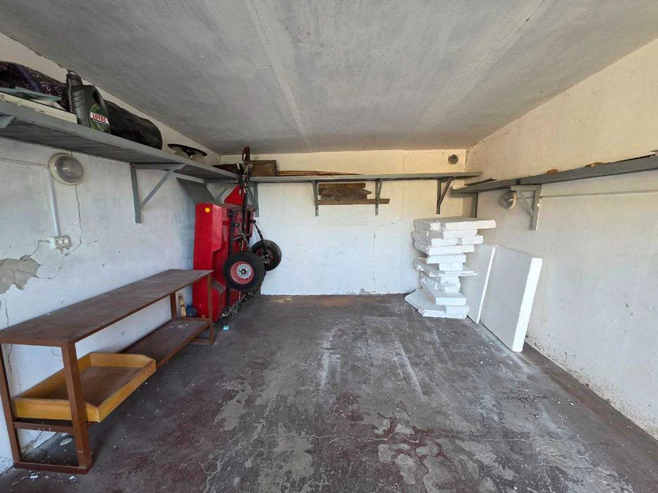 OS4 Продам жб гараж Сергеевская 27 метро Киевская В подарок прицеп Лев