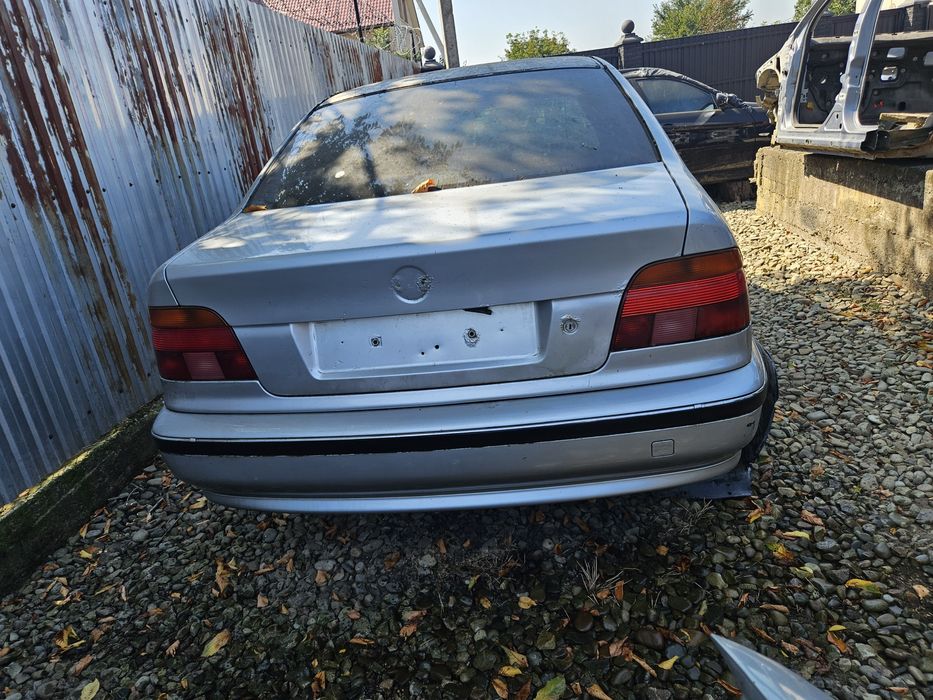 Бампер задній БМВ Е39 седан BMW E39  Розборка шрот запчастини запчасти