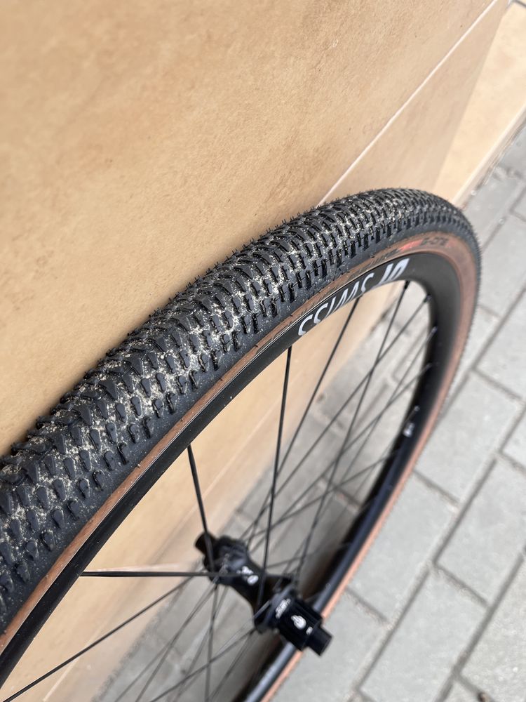 Koła DT Swiss G1800 Microspline + Schwalbe G-One