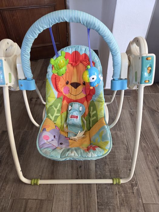 Vendo cadeira de baloiço com musica