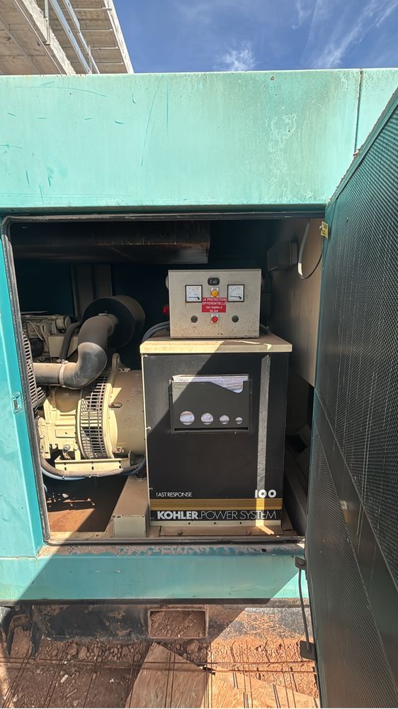Gerador 100kva  trabalhando a 100% e com revisoes de manurenção em dia