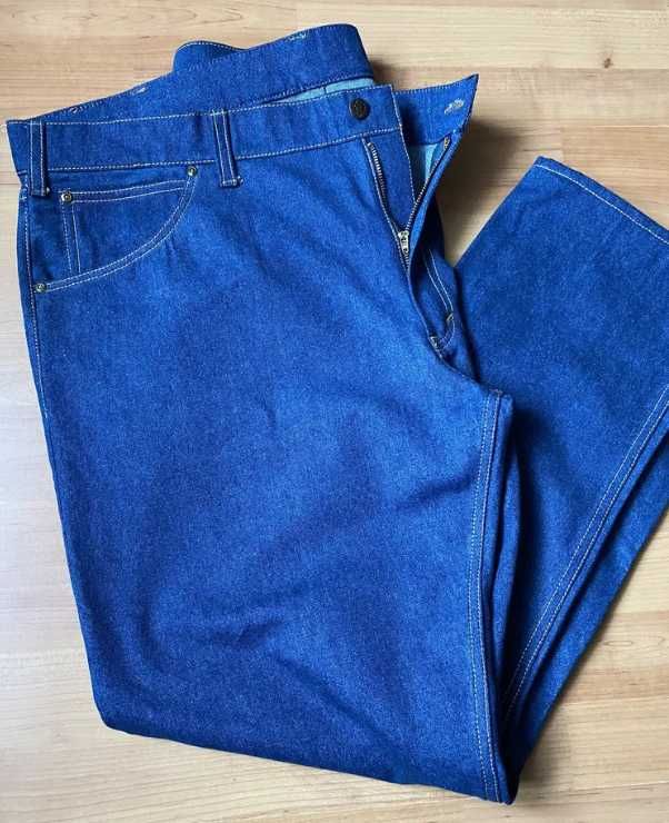 Продаю новые светлосиние джинсы LEE W42 110см L34