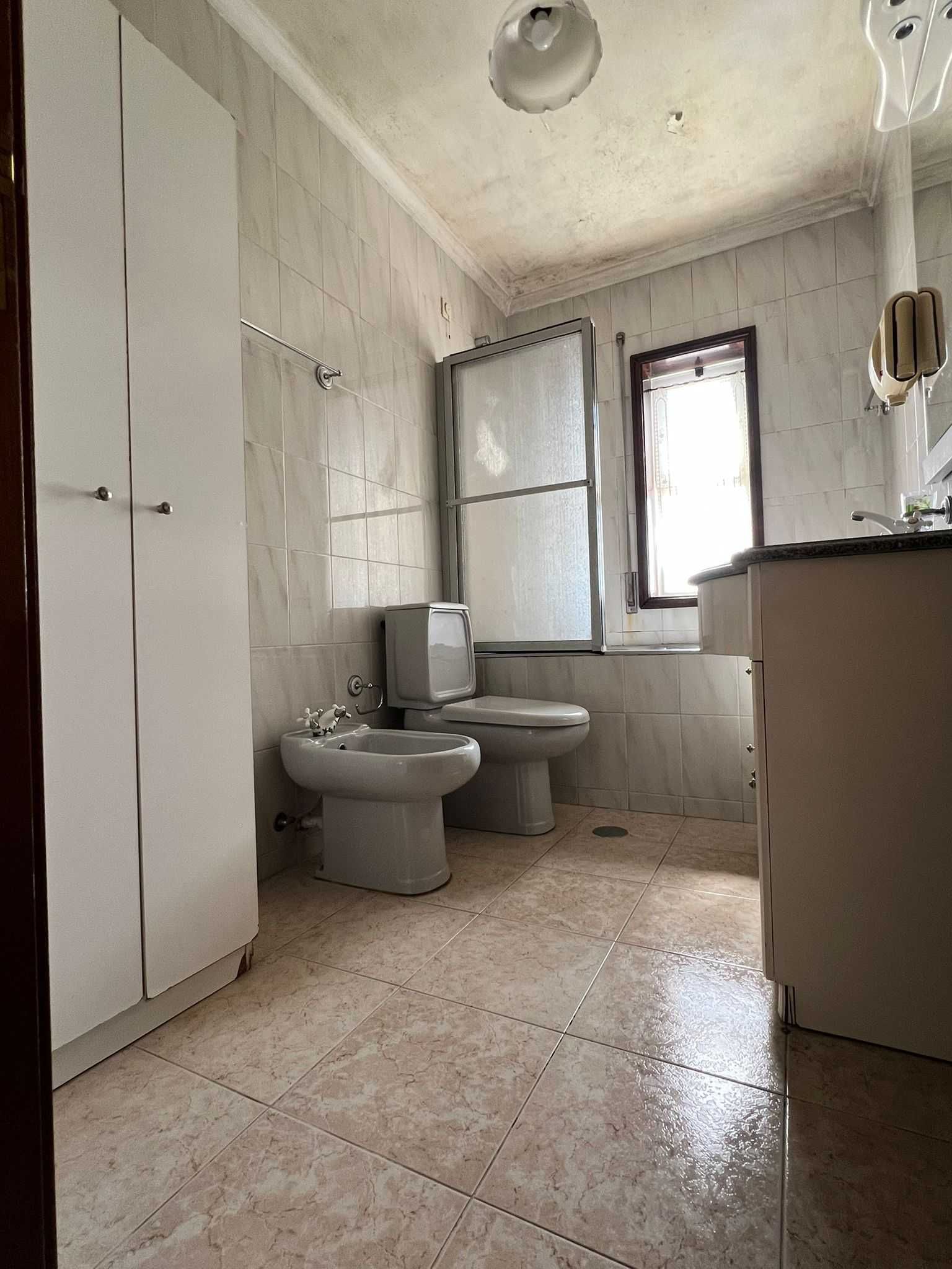 Apartamento T2 em S. João da Madeira (108,5 m2)