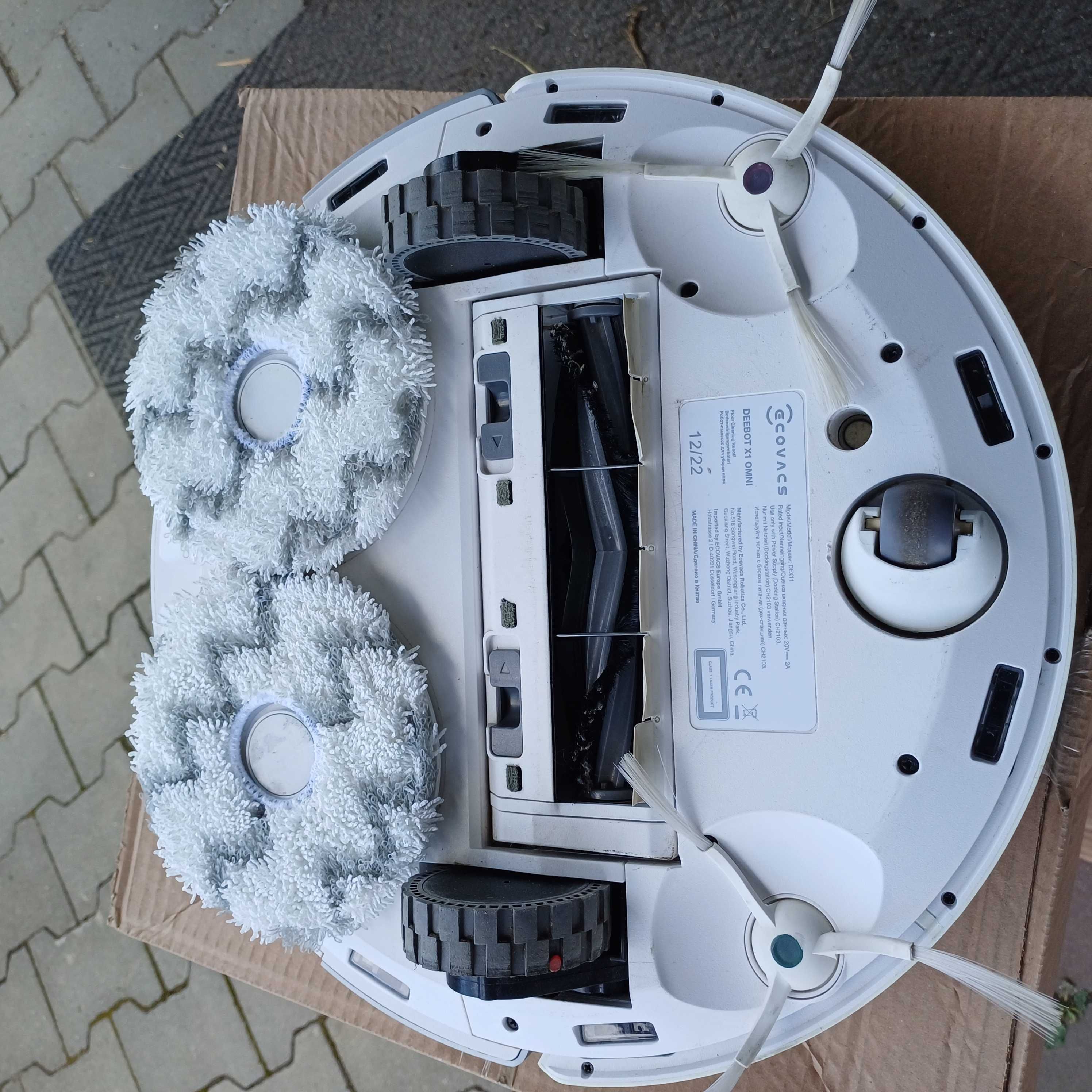 ECOVACS DEEBOT X1 OMNI, odkurzacz automatyczny z funkcją mopowania