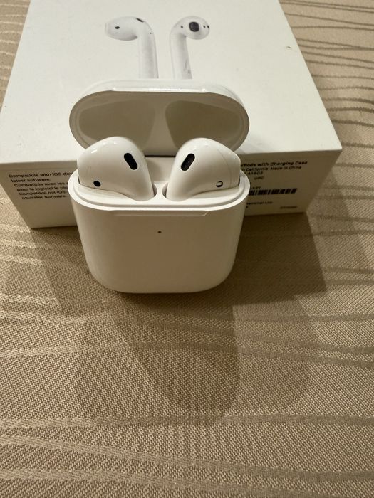 Наушники Apple AirPods (оригинал, Б/У)