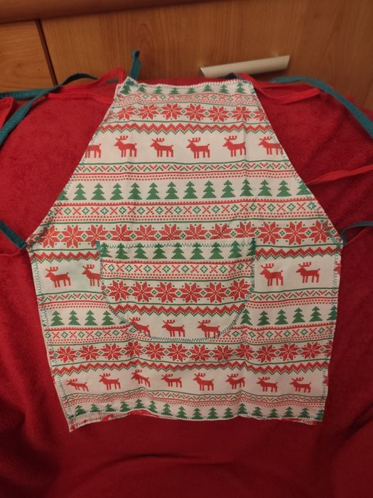 Fartuszek dziecięcy na święta