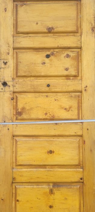 Дверь бу из натуральной древесины филенчатая входная