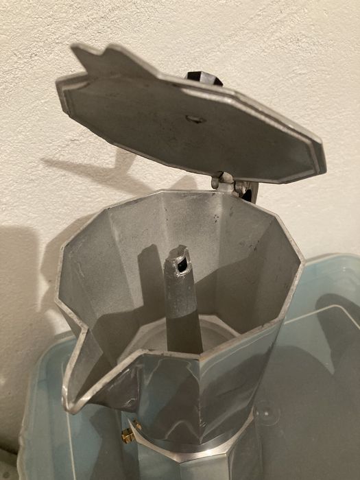 Cafeteira Italiana para 12 chávenas , nova