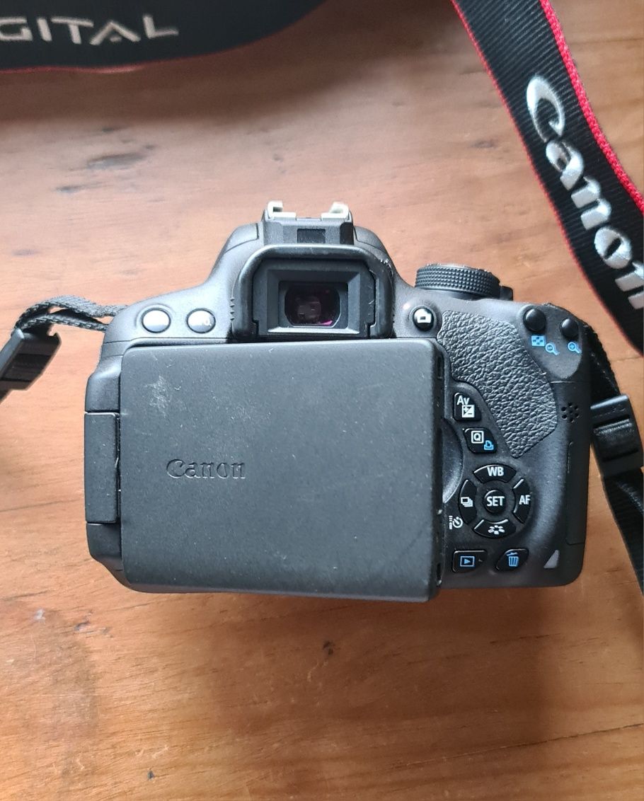 Canon EOS 700D + 18-55mm + 50mm + Ultrawide 10-20 mm