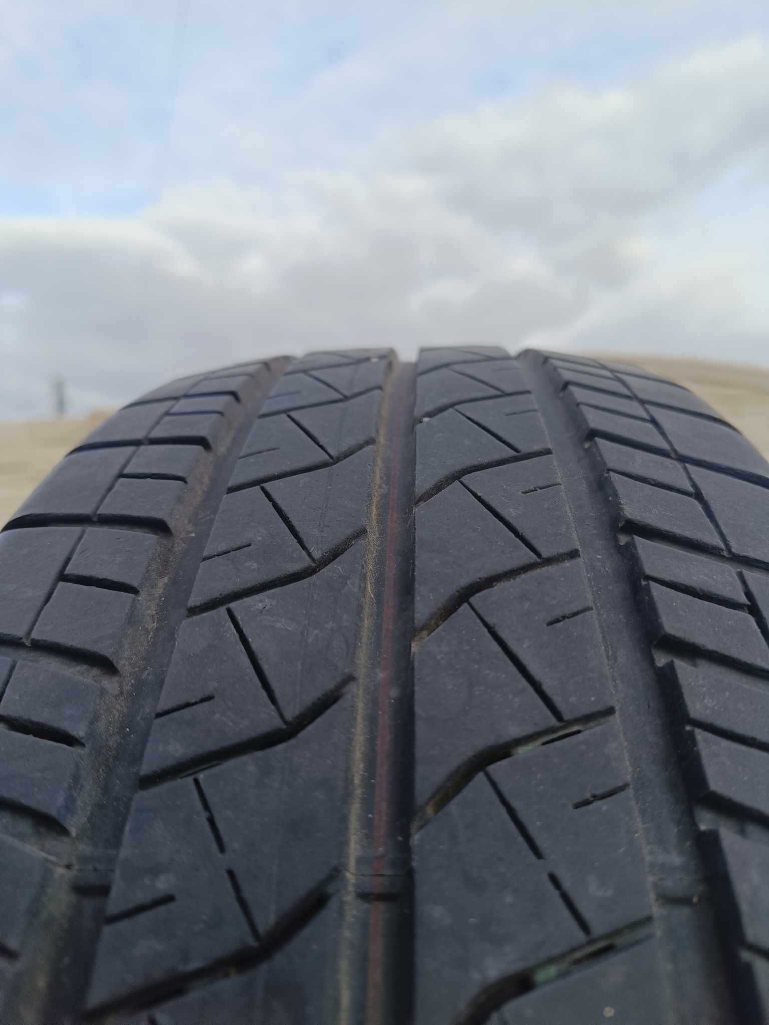 Opony Bridgestone 215/60 R17C