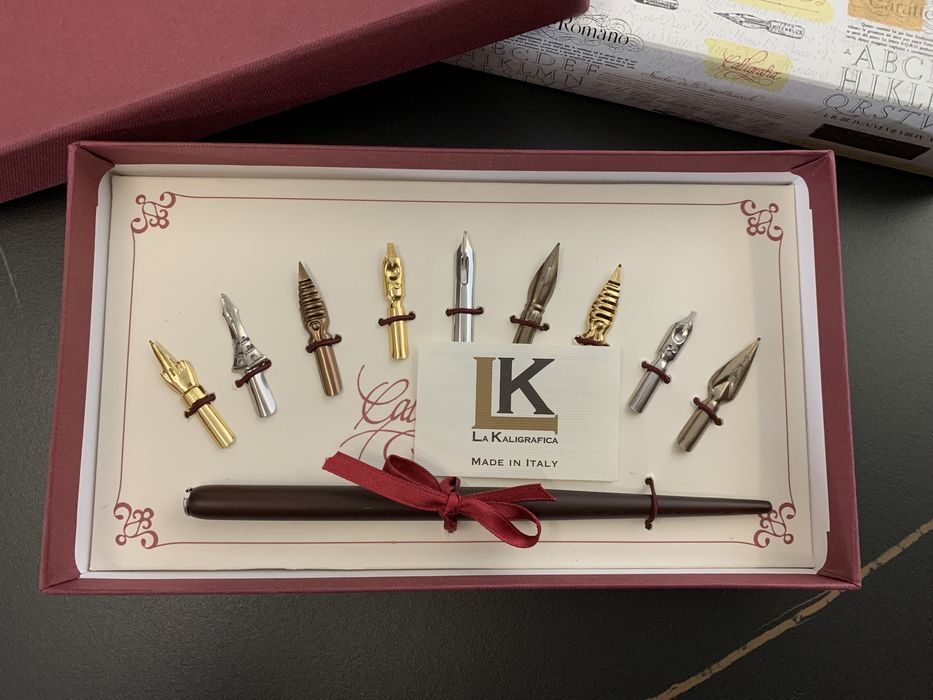 перьевая ручка со сменными наконечниками