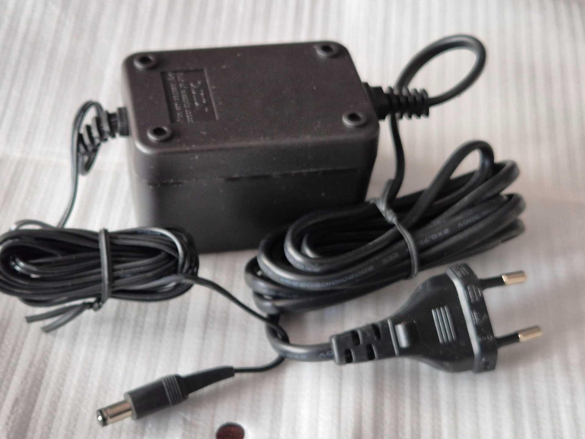 Zasilacz transformatorowy OEM 12 V 1 A DO wkrętarek i nie tylko