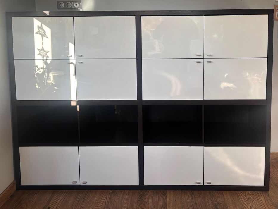 Zestaw mebli do pokoju (szafa+komoda+biurko+2 półki+łóżko z materacem)