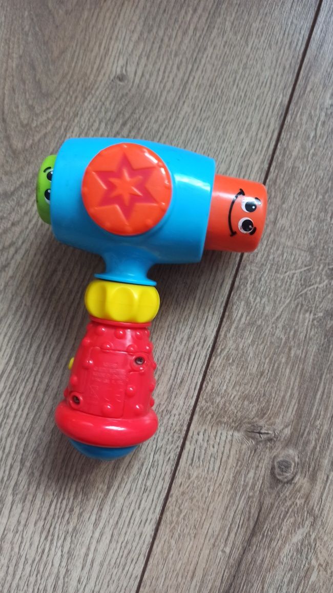 nauka raczkowania, chwytania Fisher price, wieża z kulkami, młotek