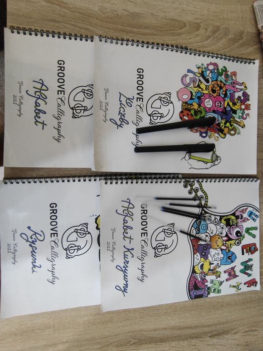 Podręczniki Wielokrotnego Użytku Groove Calligraphy