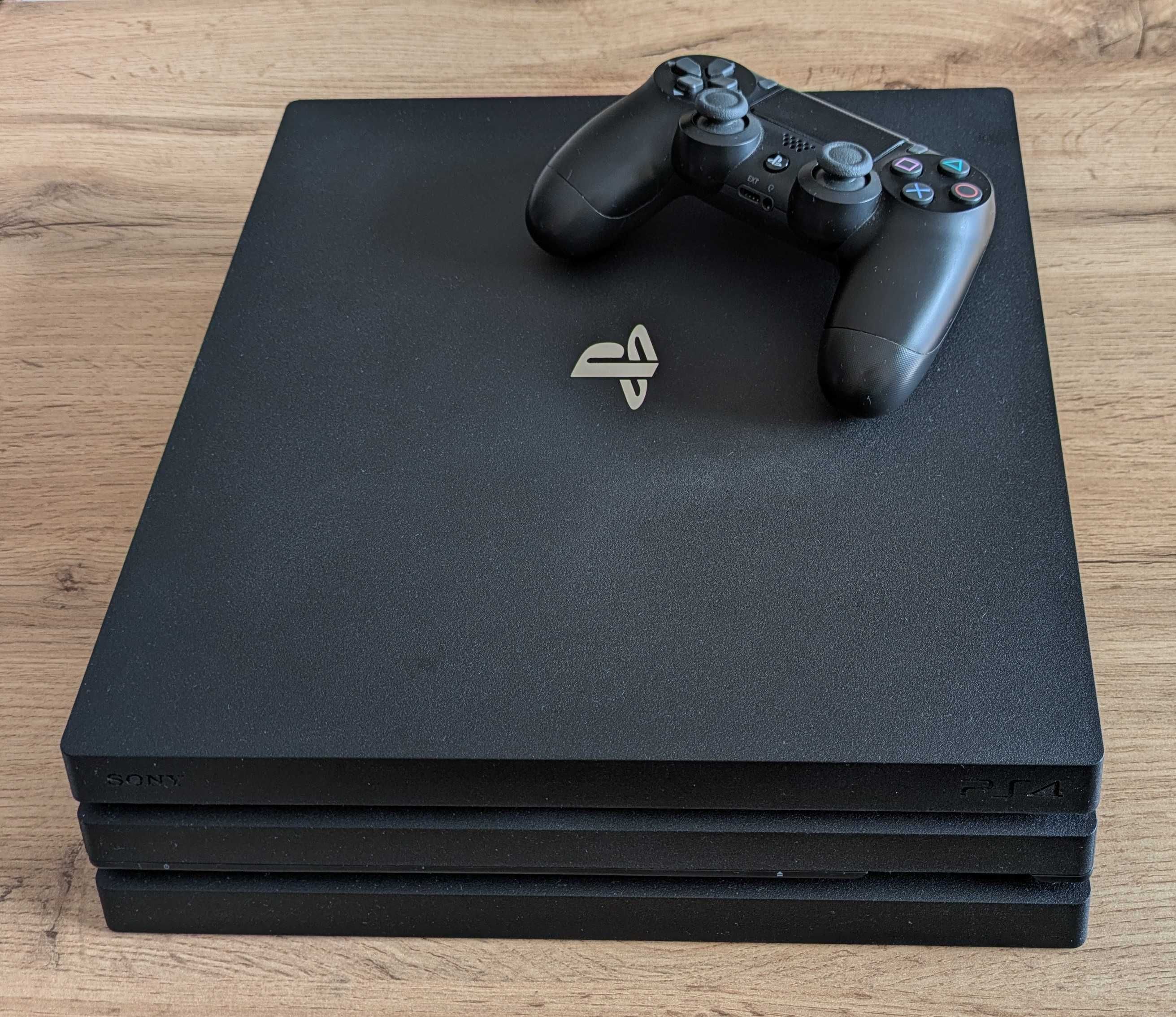 PS4 PlayStation 4 PRO CUH-7216B + PAD DualShock 4 v2