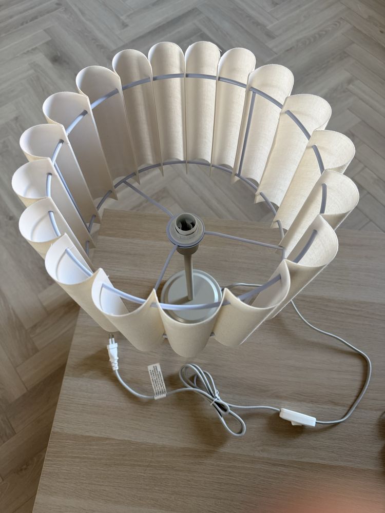 Lampa stołowa z lnu Lucina Westwing Collection