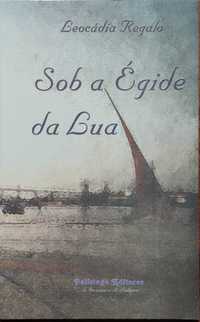 Livro "Sob a Égide da Lua" de Leocádia Regalo