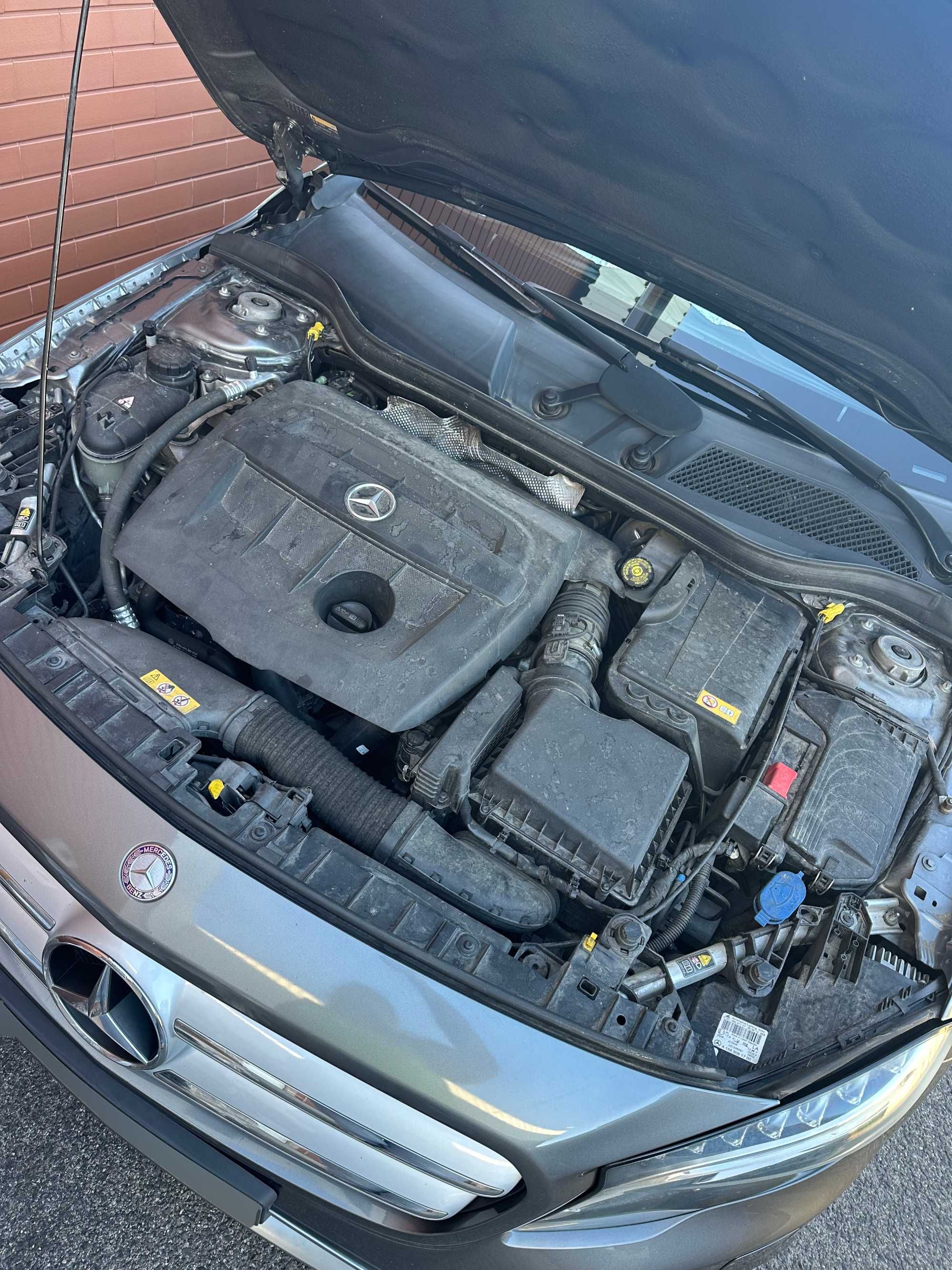 Mercedes GLA 180d CDI Diesel 2015 - Importado da Alemanha com extras