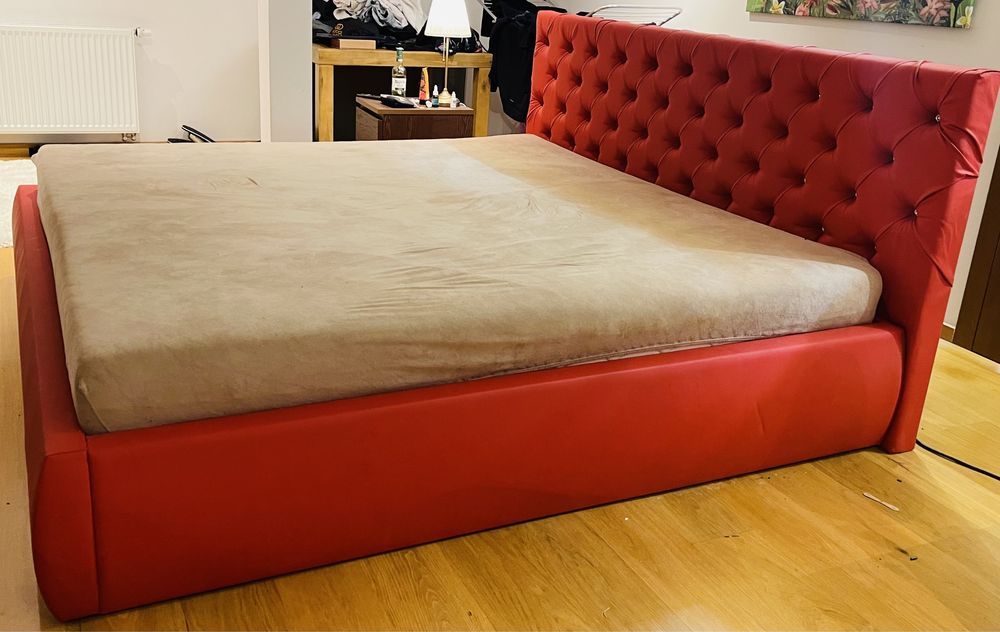 Piękne łóżko 200/200 eko skóra czerwone