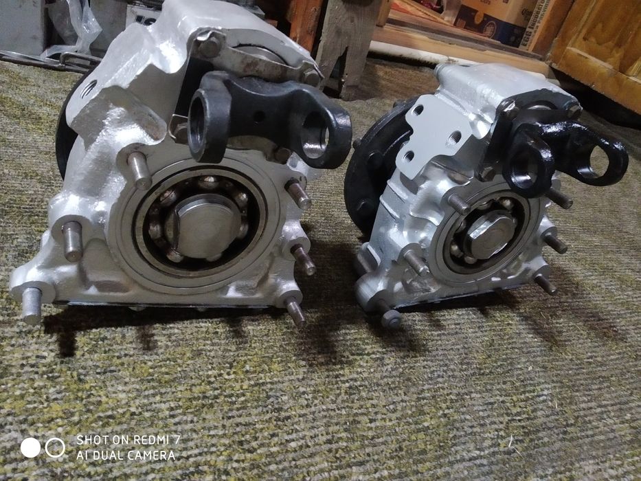 Бортовий редуктор переднього ведучого моста Т-40