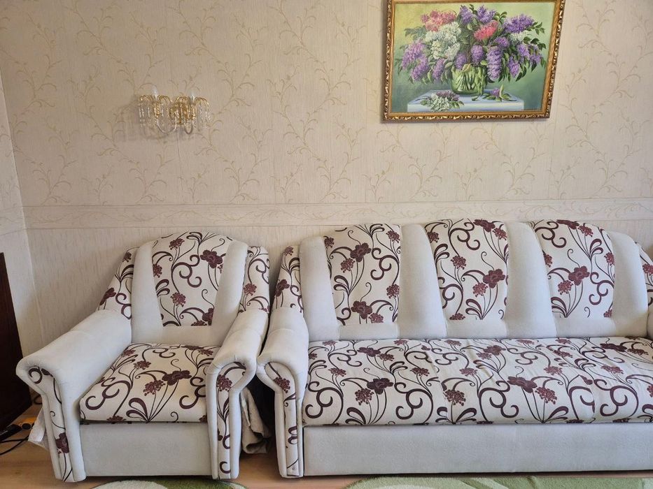 Розкладний диван + 2 крісла