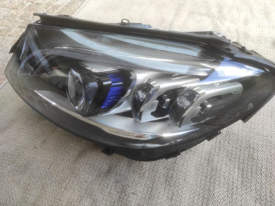 Farol esquerdo Mercedes 205 lift Full Led Multibeam