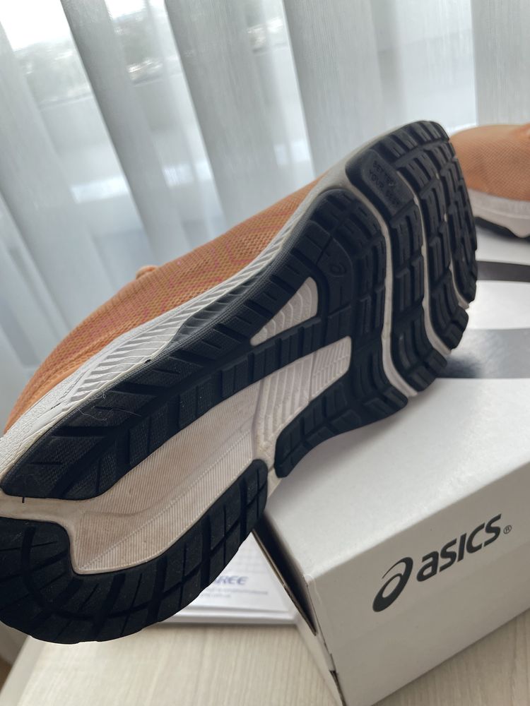 Кросівки Asics 38 р. Оригінал