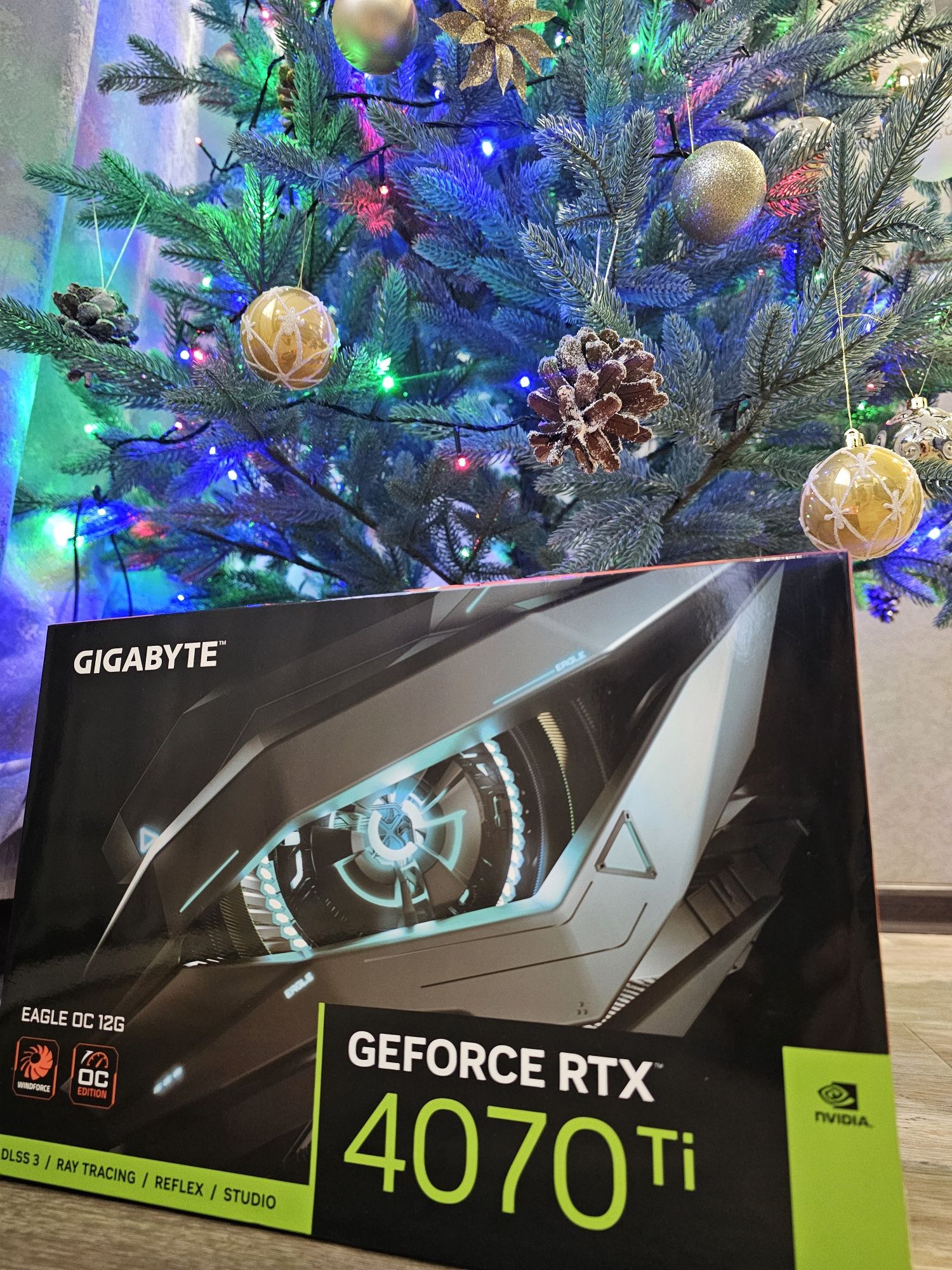 Видеокарта GIGABYTE GeForce RTX 4070 Ti EAGLE OC